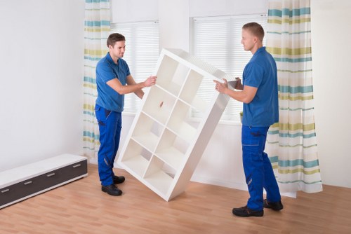 Customer reviewing a clear free quote for Erith storage services